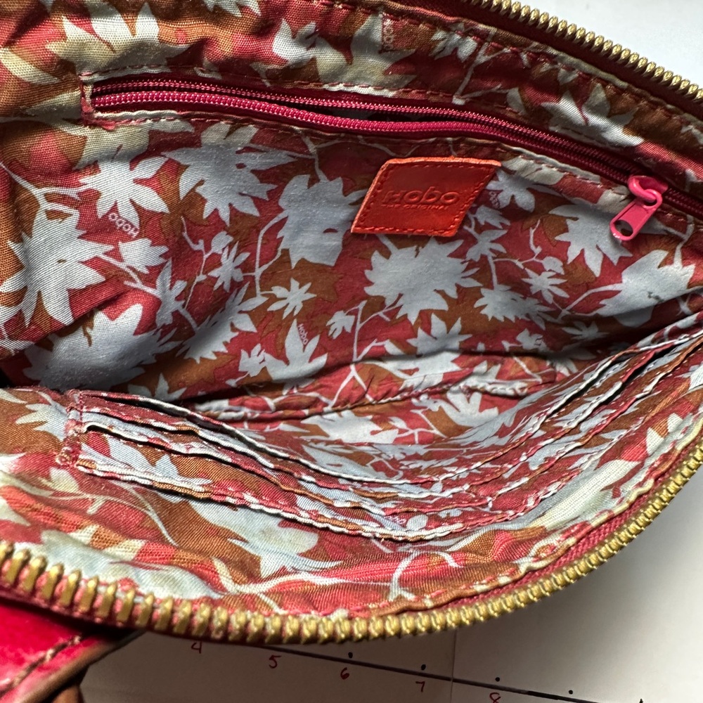 HOBO Women's leather clutch